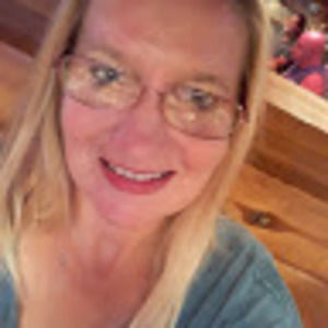 Meet your Posher, Dionne